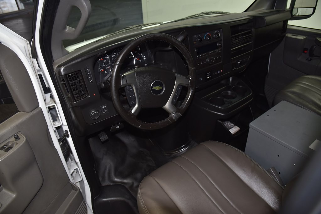 2016 Chevrolet Express Image 24