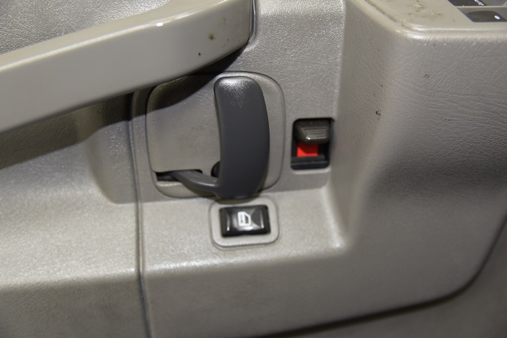 2016 Chevrolet Express Image 27