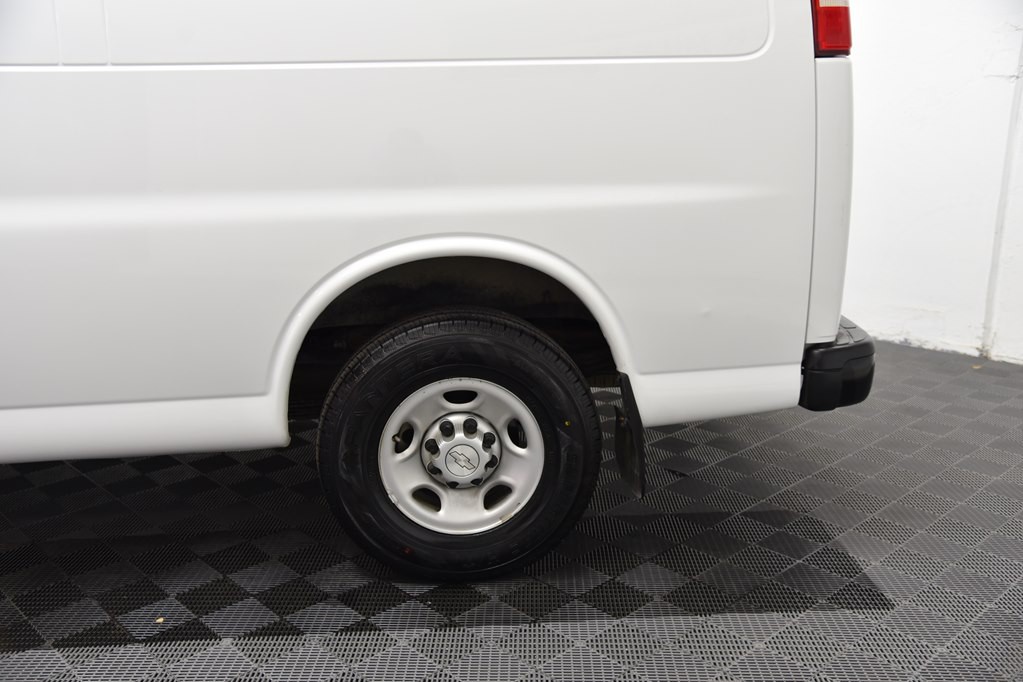 2016 Chevrolet Express Image 29