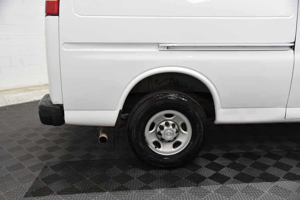 2016 Chevrolet Express Image 30