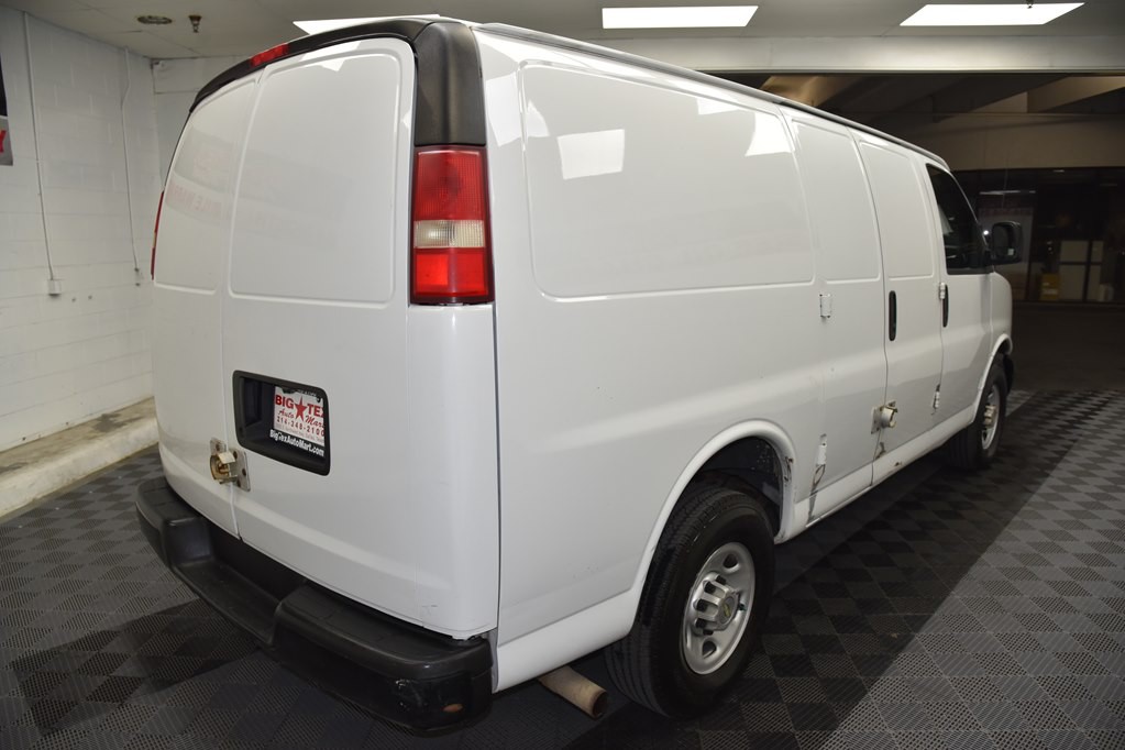 2013 Chevrolet Express Image 5