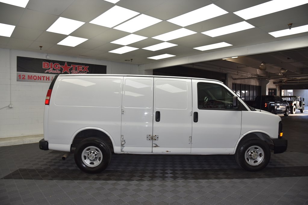 2013 Chevrolet Express Image 6