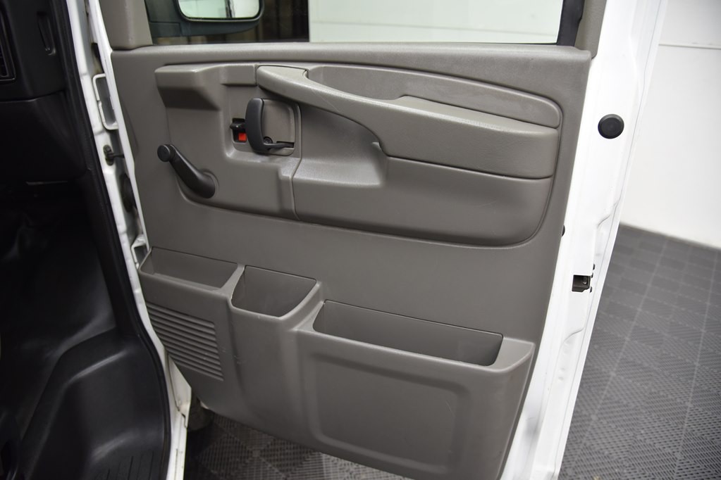 2013 Chevrolet Express Image 19