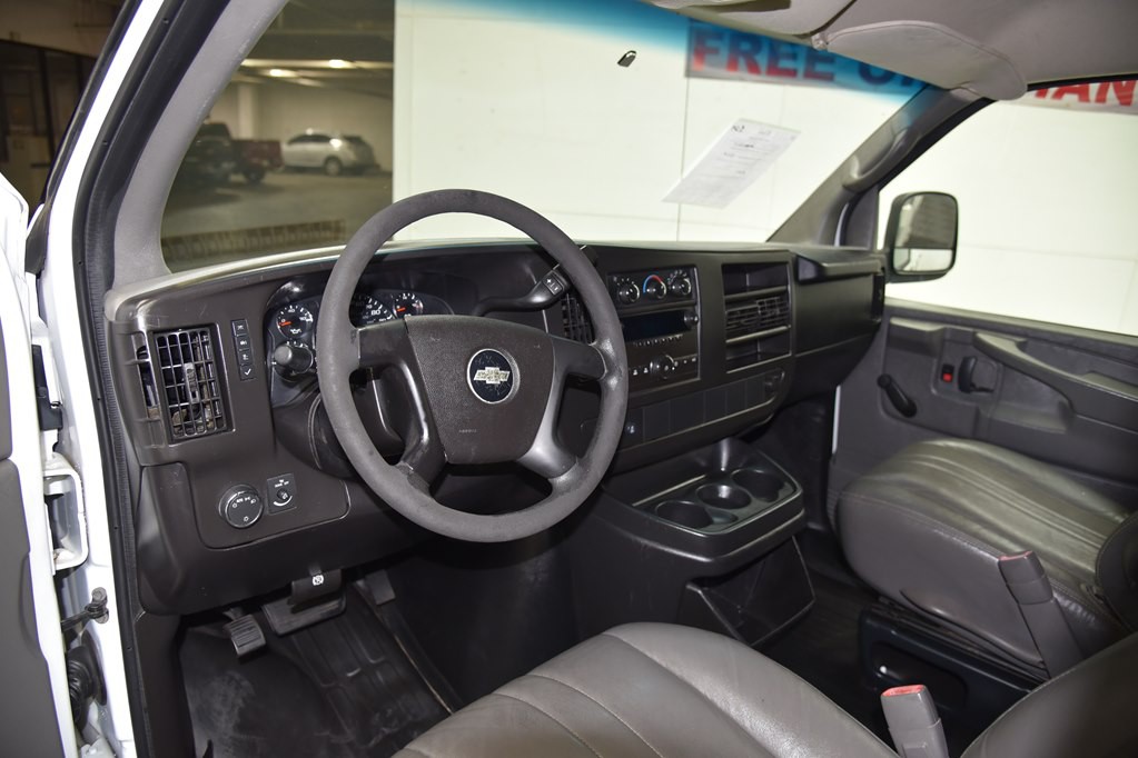 2013 Chevrolet Express Image 21