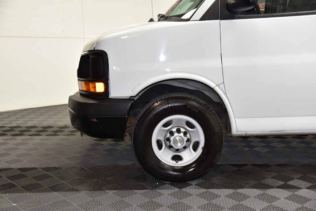 2013 Chevrolet Express Image 22