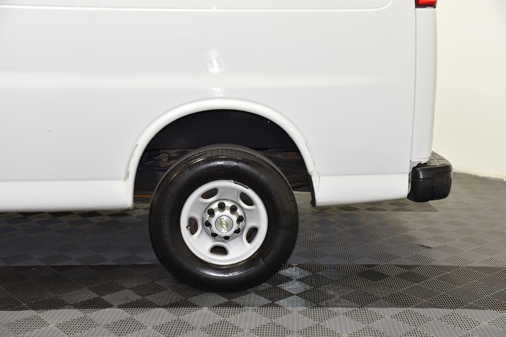 2013 Chevrolet Express Image 23