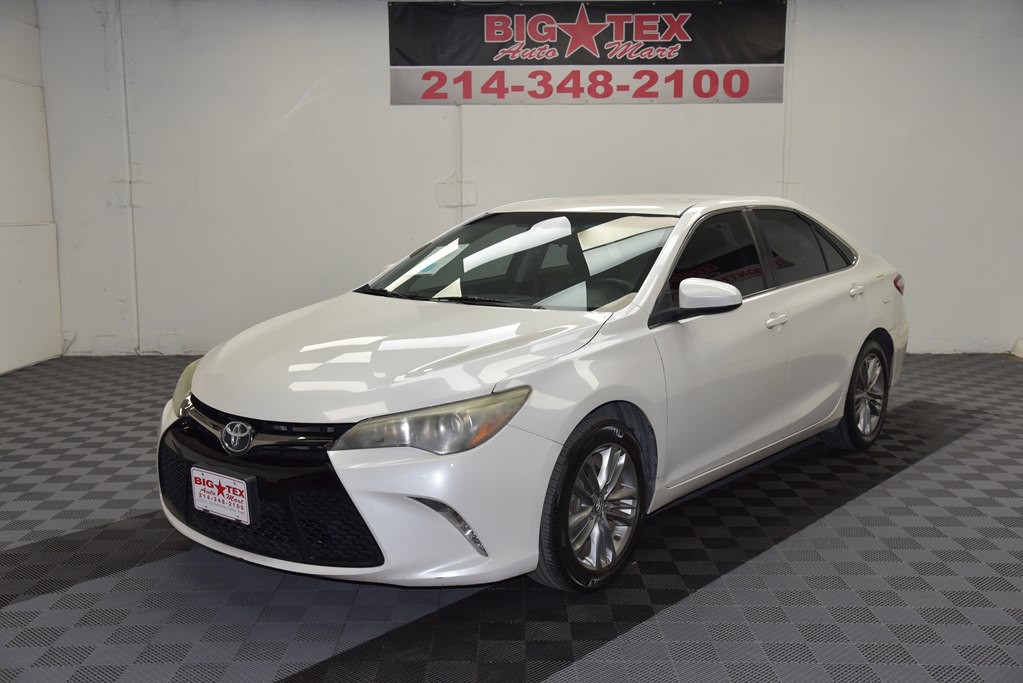 2016 Toyota Camry Image 1