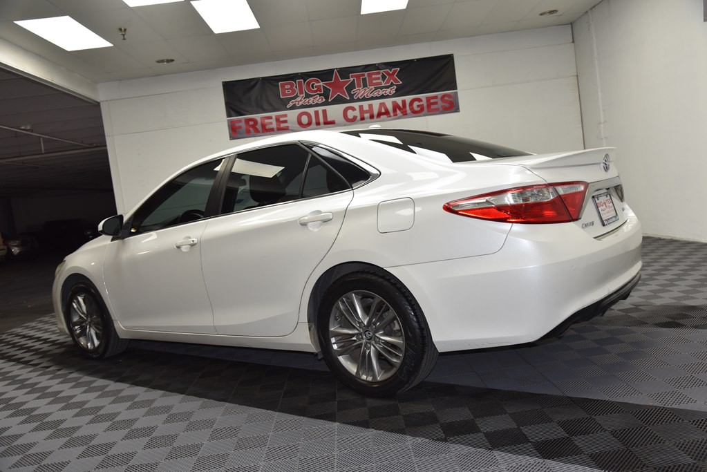 2016 Toyota Camry Image 3