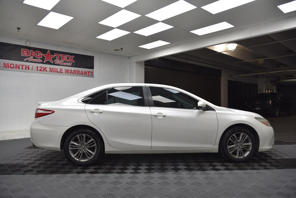 2016 Toyota Camry Image 6