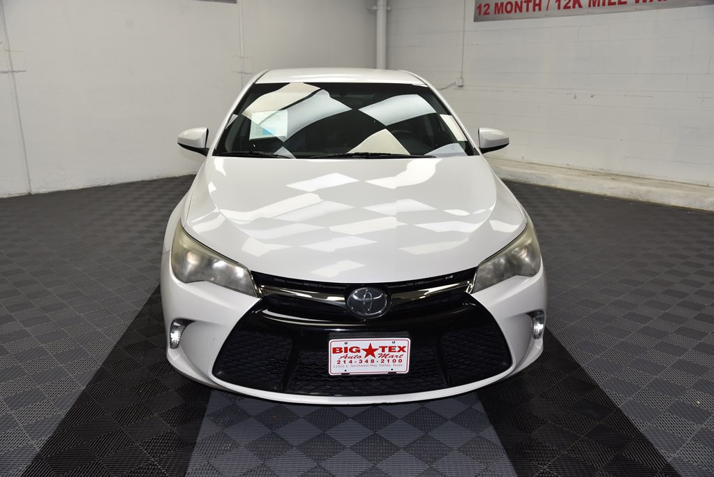 2016 Toyota Camry Image 8