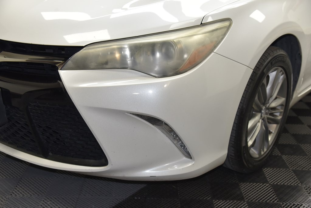 2016 Toyota Camry Image 10