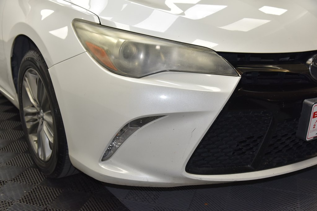 2016 Toyota Camry Image 11