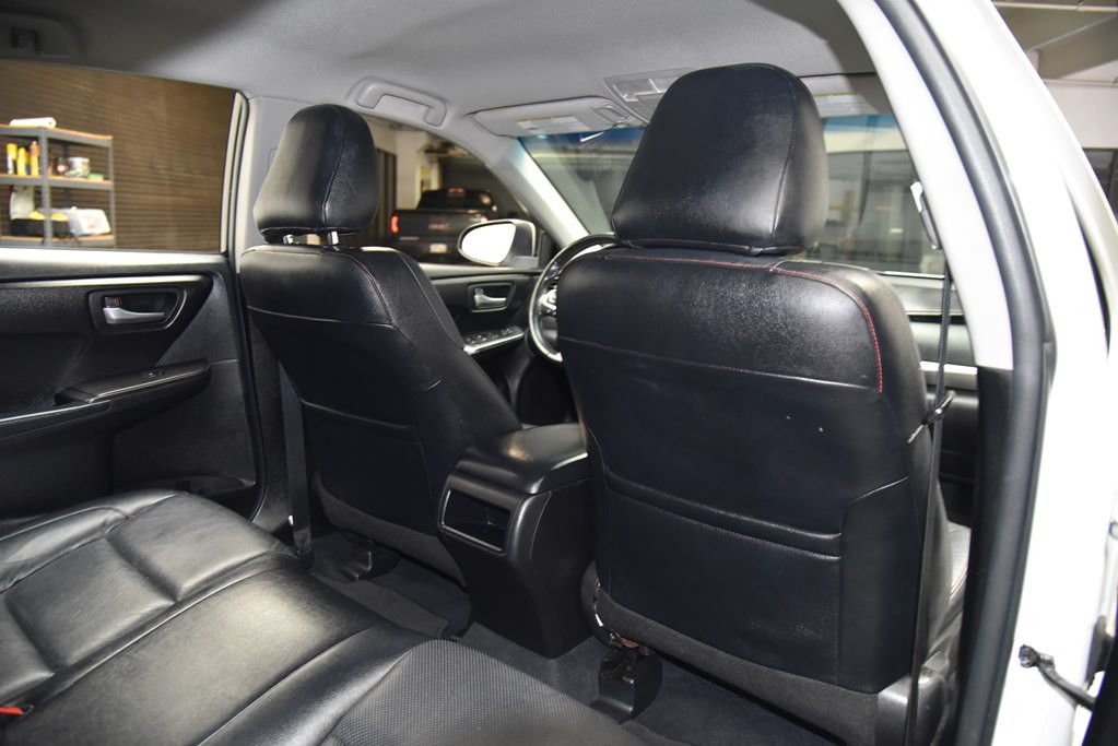 2016 Toyota Camry Image 22