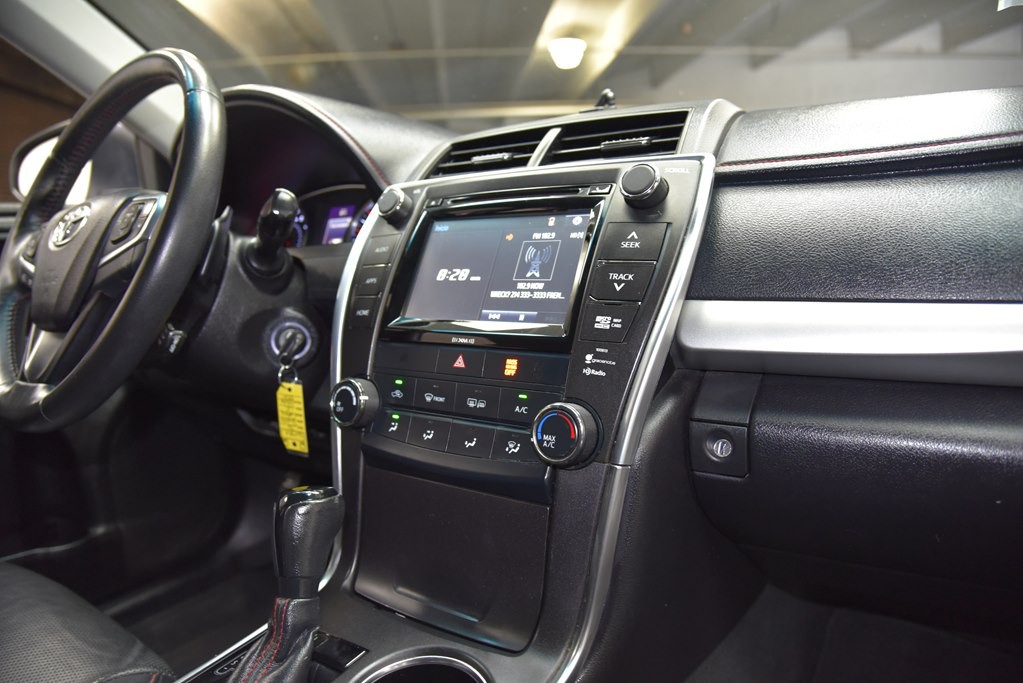 2016 Toyota Camry Image 27