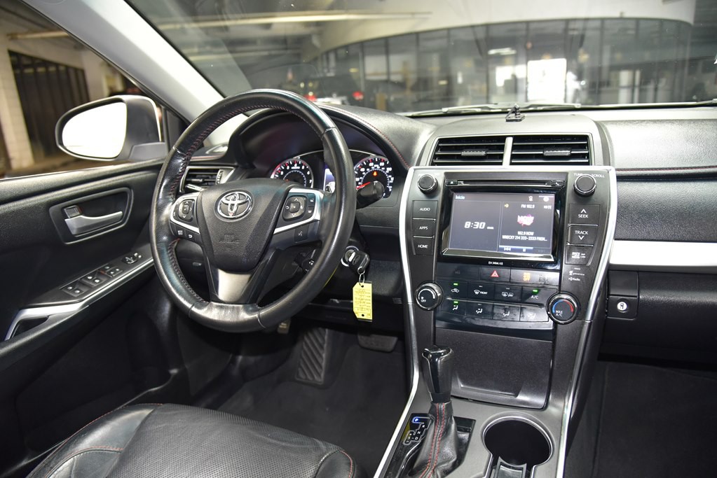 2016 Toyota Camry Image 36