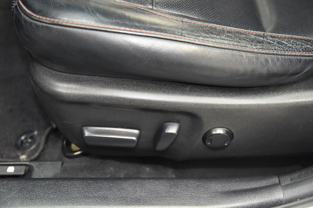 2016 Toyota Camry Image 37