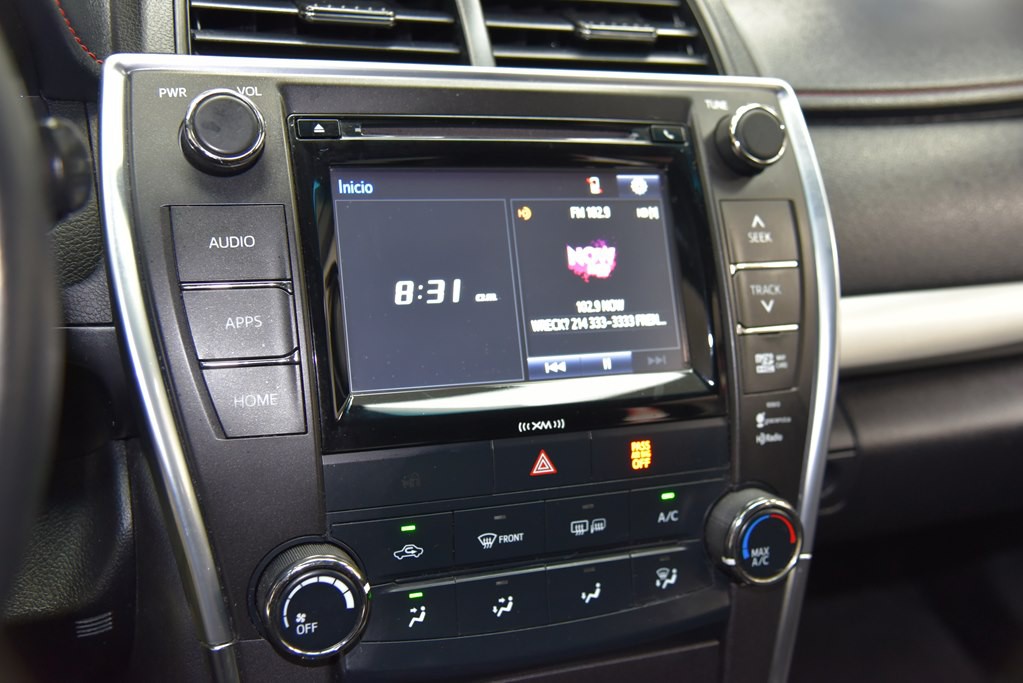 2016 Toyota Camry Image 41