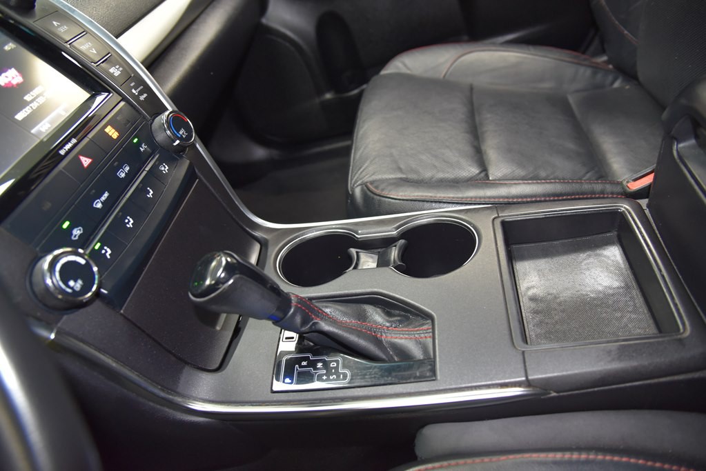 2016 Toyota Camry Image 43