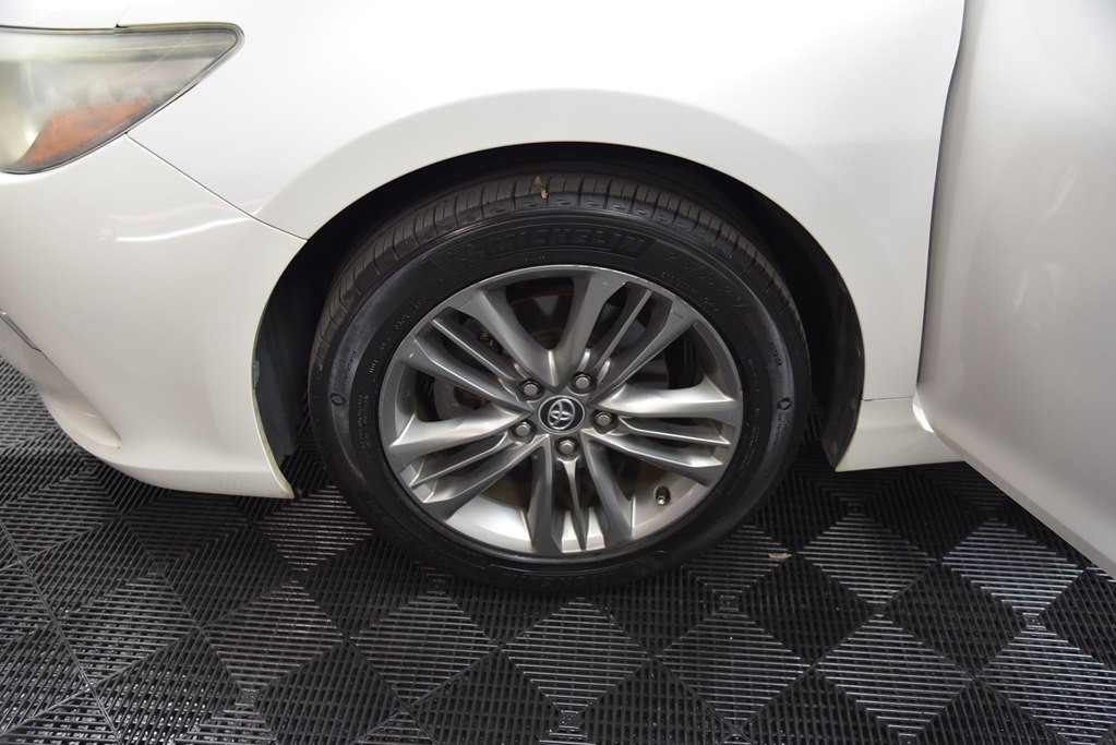 2016 Toyota Camry Image 53