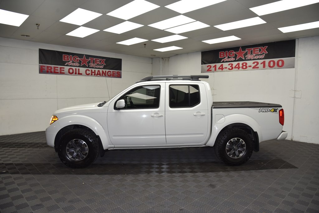 2015 Nissan Frontier Image 3