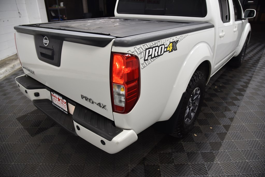 2015 Nissan Frontier Image 9
