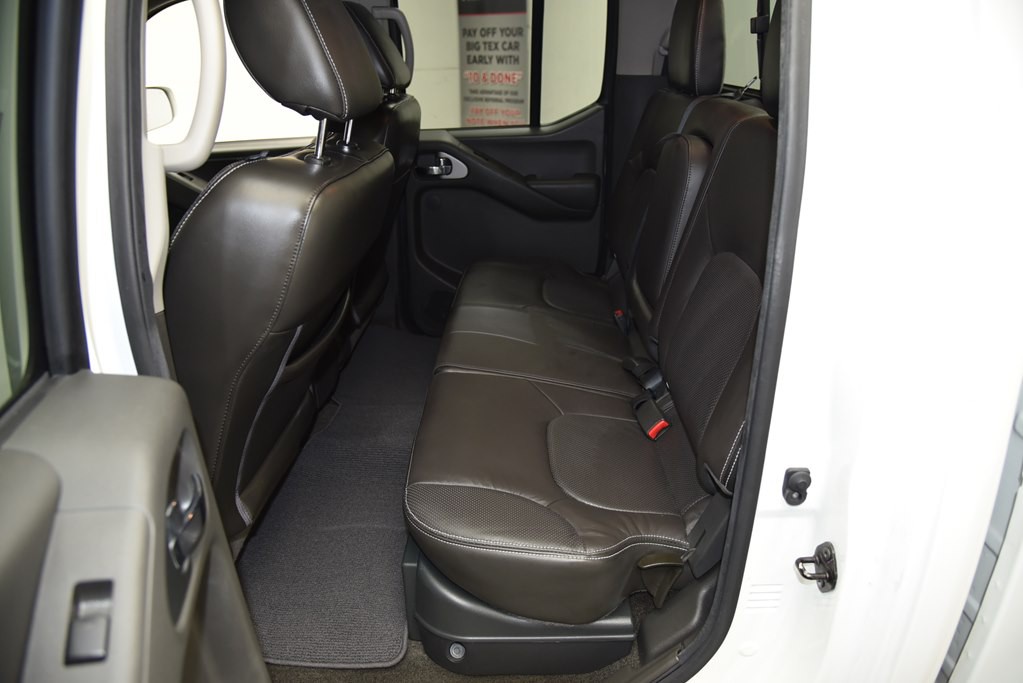 2015 Nissan Frontier Image 13