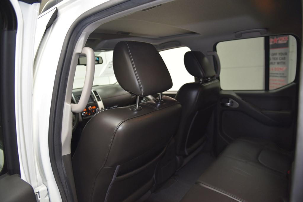 2015 Nissan Frontier Image 14