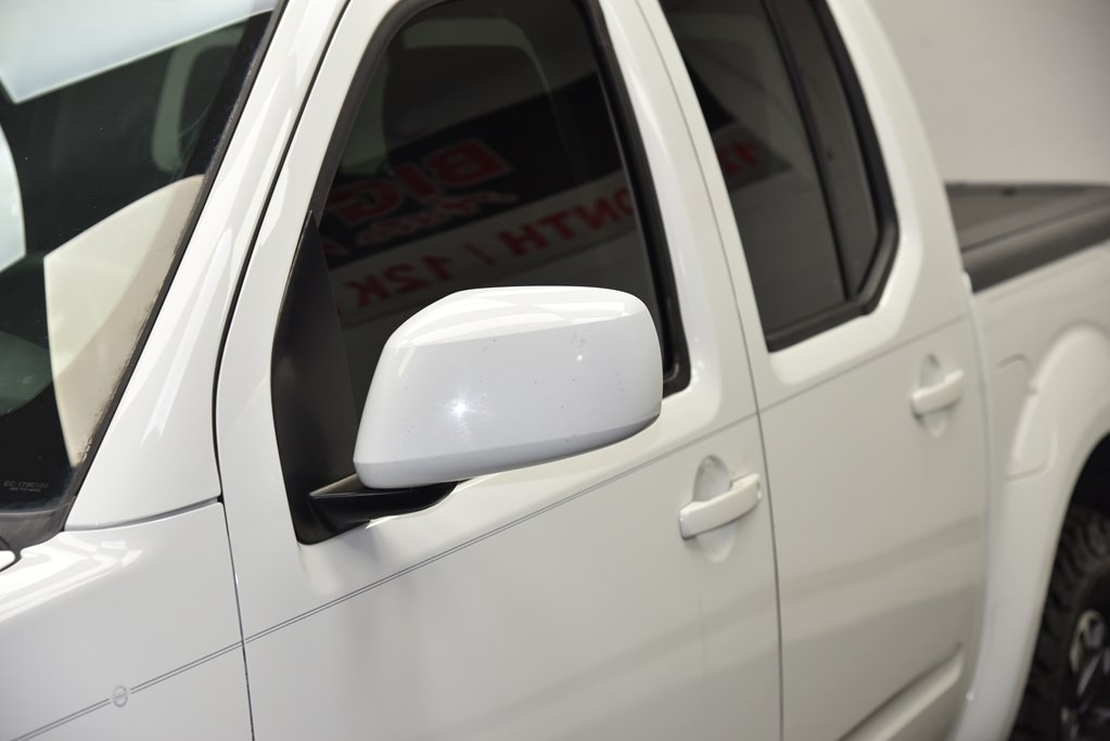 2015 Nissan Frontier Image 16