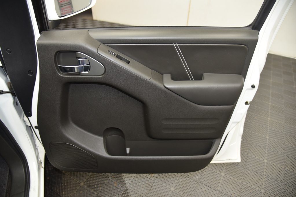 2015 Nissan Frontier Image 25