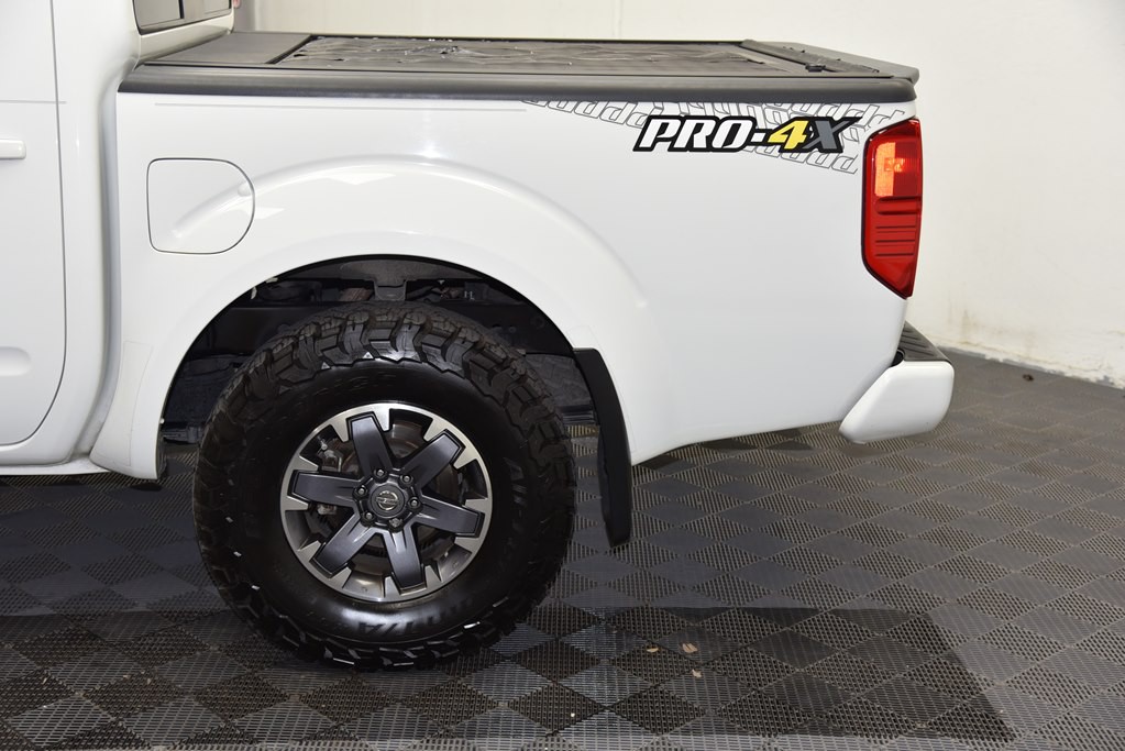 2015 Nissan Frontier Image 32