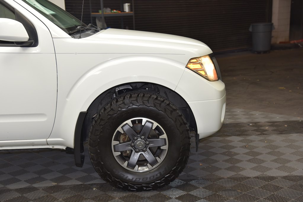 2015 Nissan Frontier Image 34
