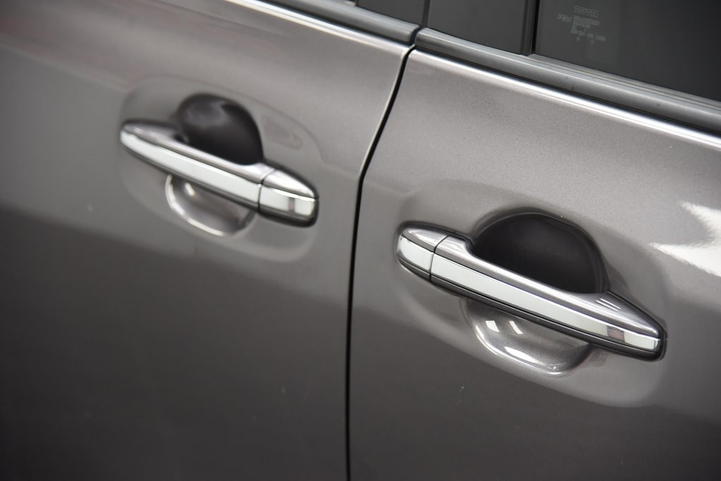 2015 Toyota Sienna Image 14
