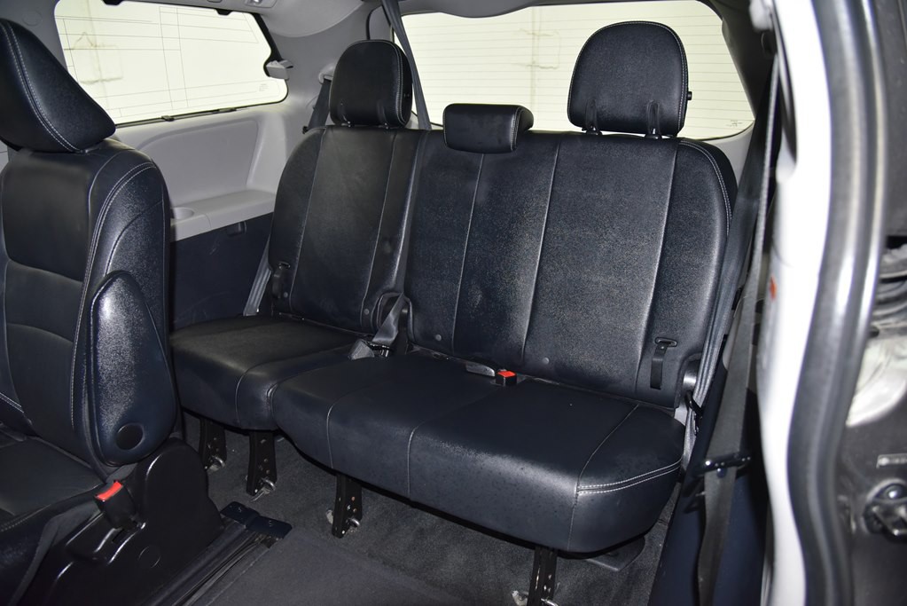 2015 Toyota Sienna Image 20