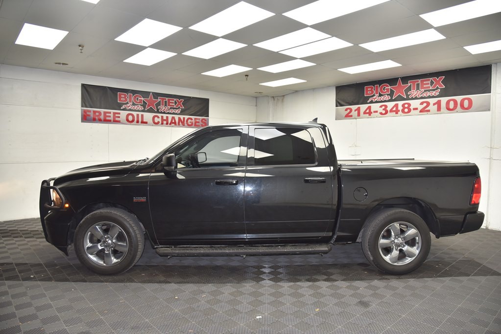 2016 RAM 1500 Image 2