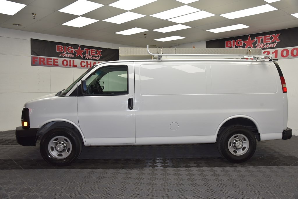 2014 Chevrolet Express Image 2