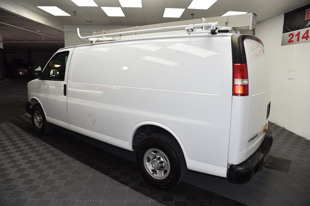 2014 Chevrolet Express Image 3