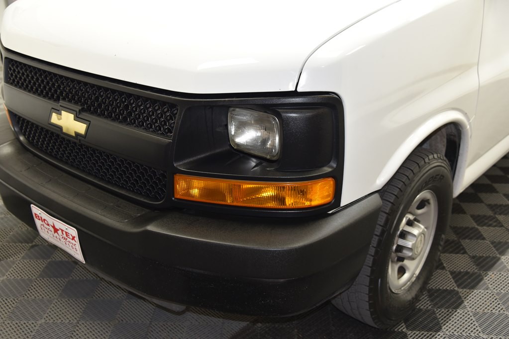2014 Chevrolet Express Image 9