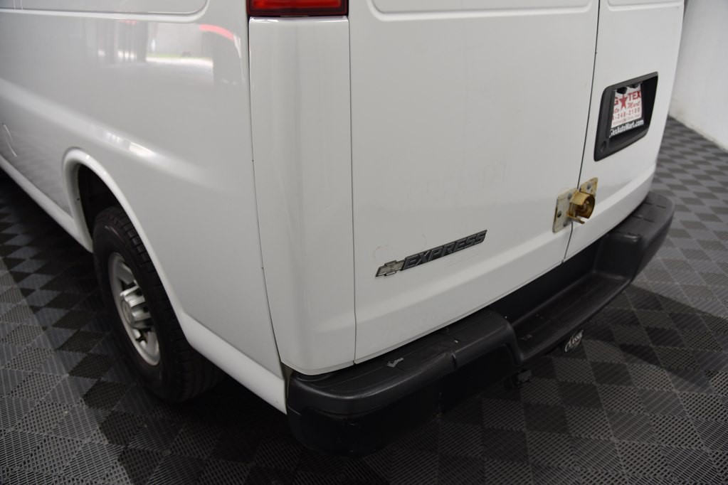2014 Chevrolet Express Image 16