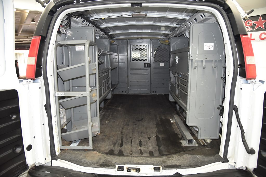 2014 Chevrolet Express Image 19