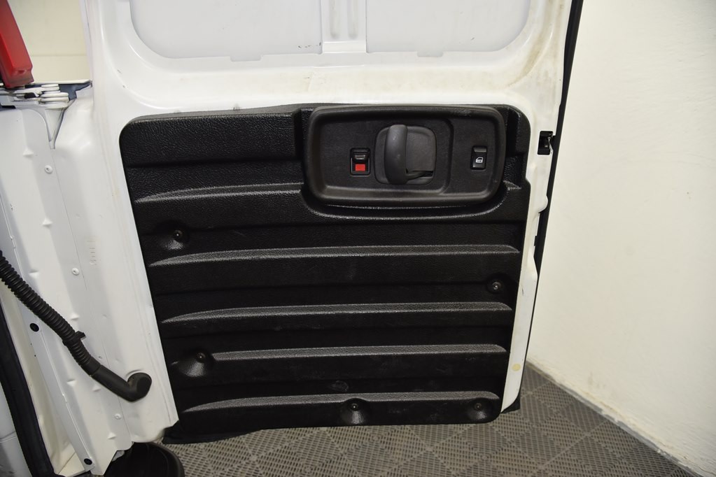2014 Chevrolet Express Image 22