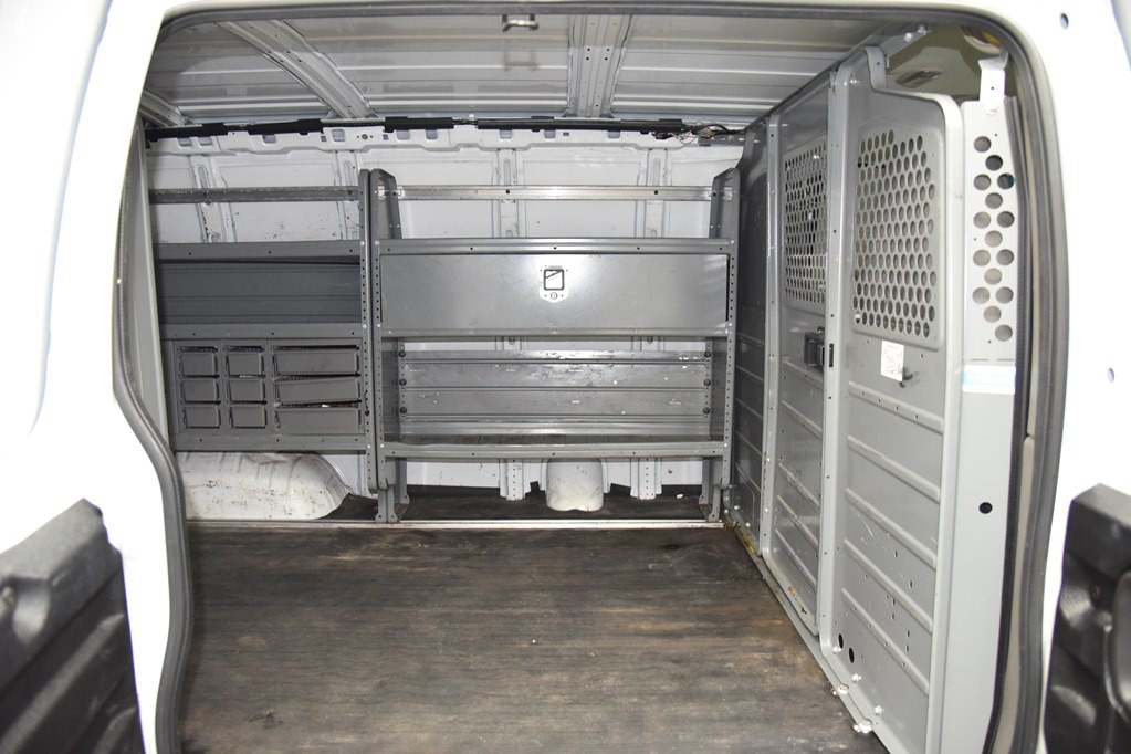 2014 Chevrolet Express Image 24