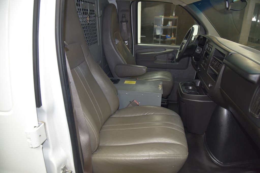 2014 Chevrolet Express Image 26