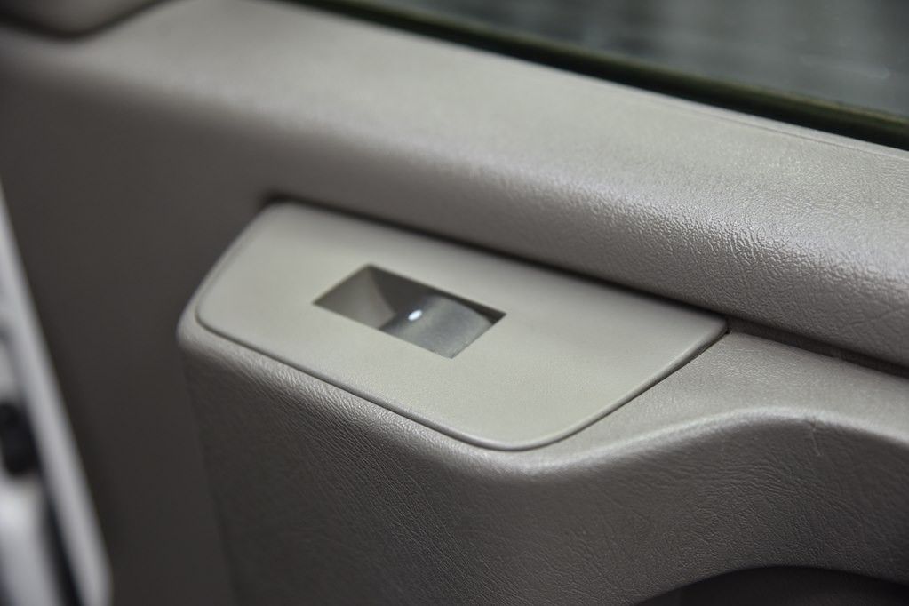 2014 Chevrolet Express Image 34