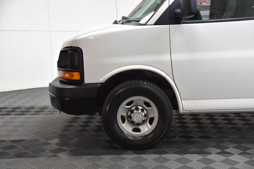 2014 Chevrolet Express Image 41