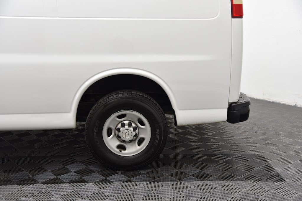 2014 Chevrolet Express Image 42
