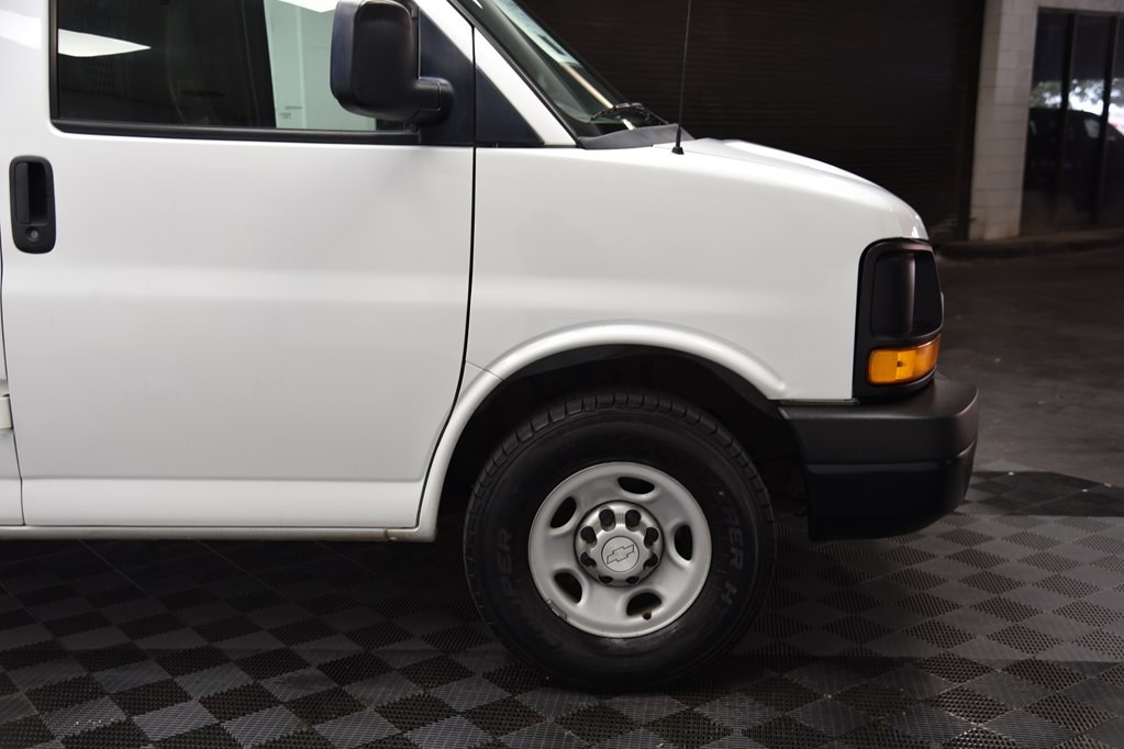 2014 Chevrolet Express Image 44