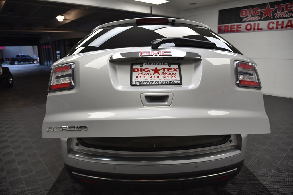 2016 GMC Acadia Image 16