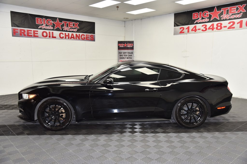 2017 Ford Mustang Image 2