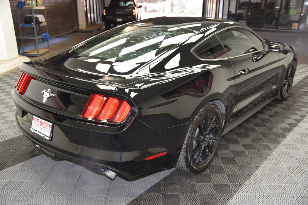 2017 Ford Mustang Image 5