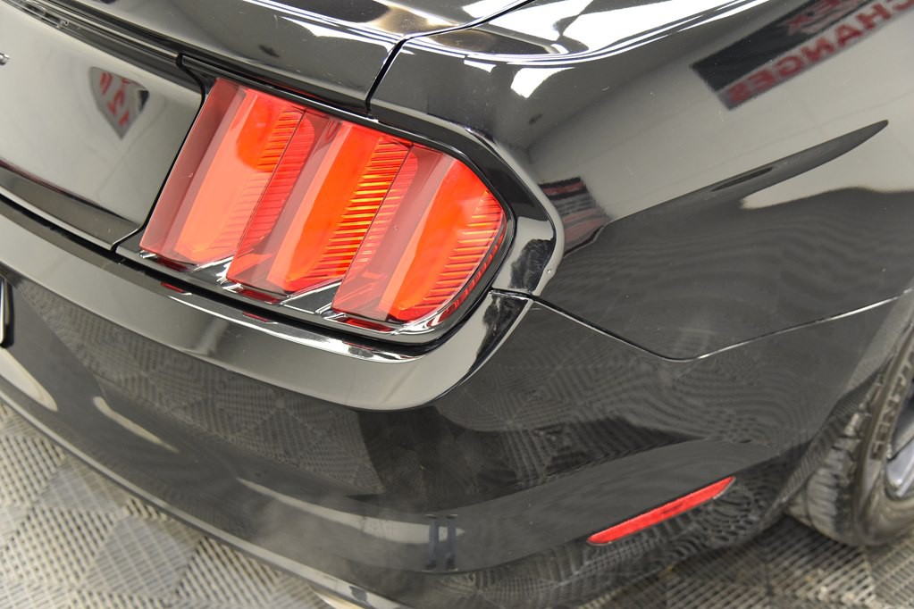 2017 Ford Mustang Image 15